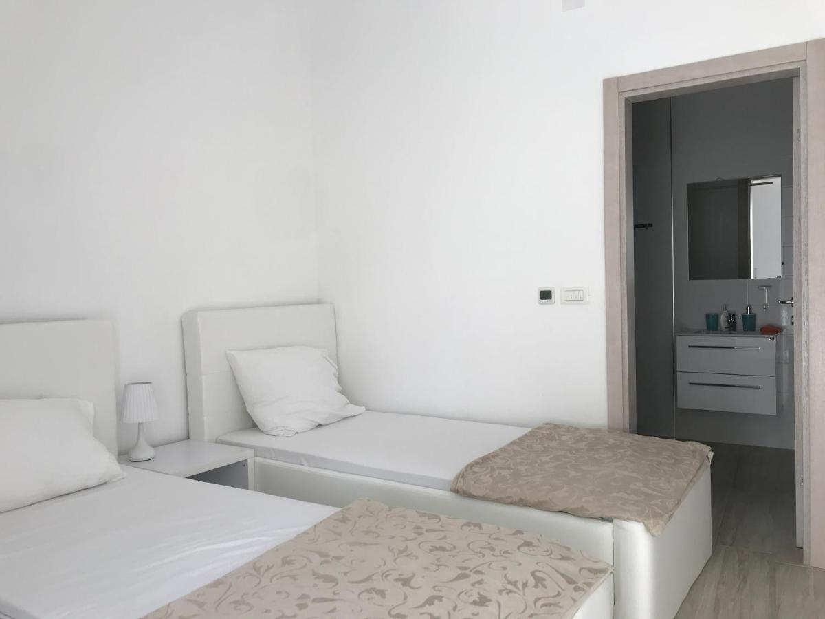 Apartamento First Line Of The Sea 1 Dobra Voda Exterior foto