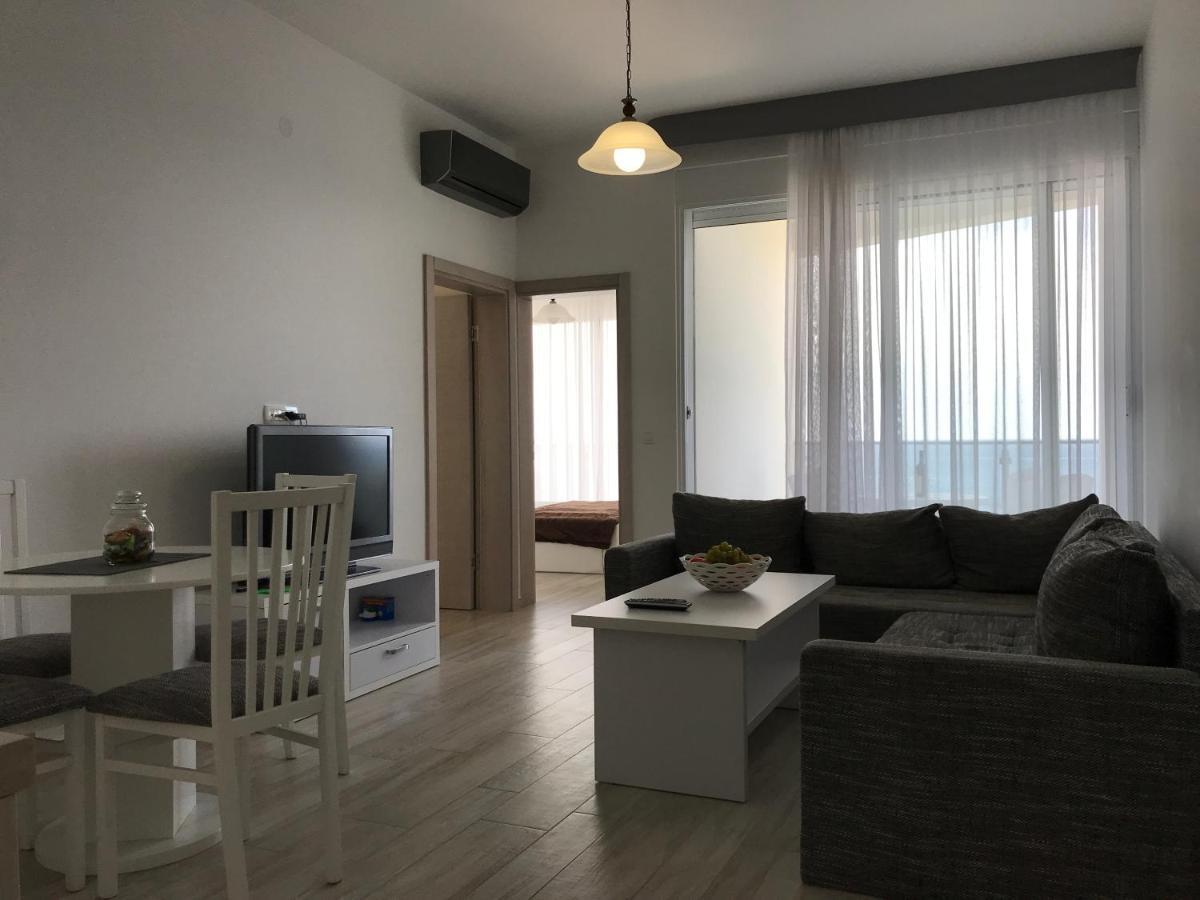 Apartamento First Line Of The Sea 1 Dobra Voda Exterior foto