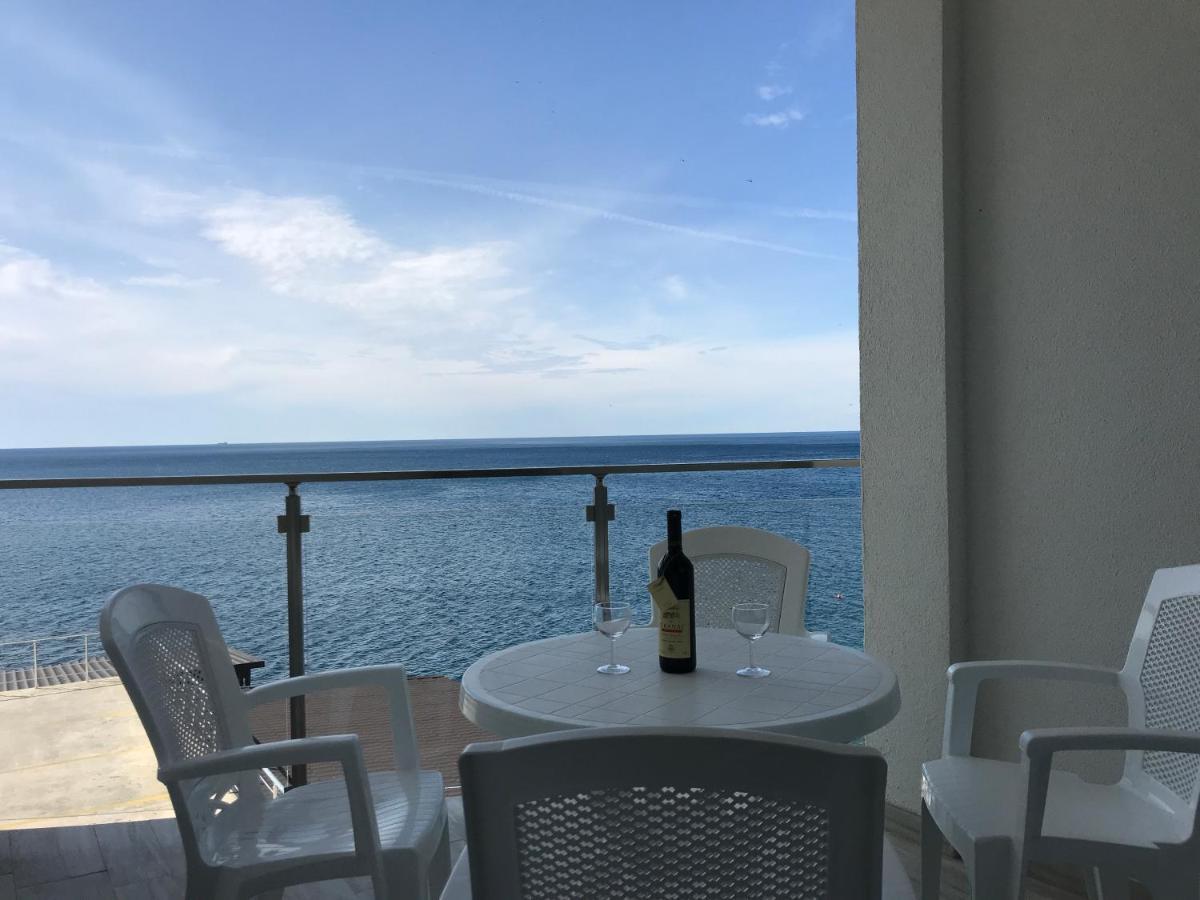 Apartamento First Line Of The Sea 1 Dobra Voda Exterior foto